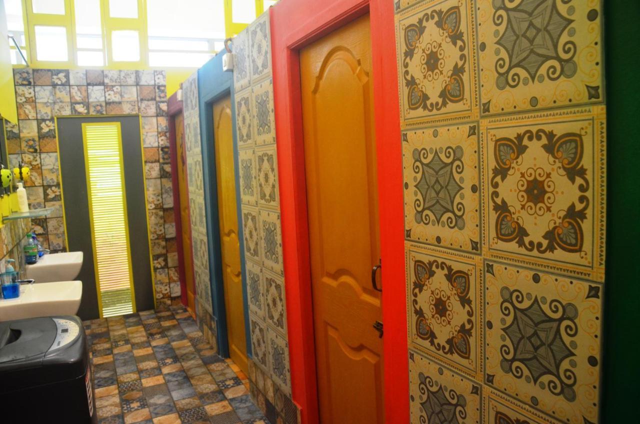 Salaam Namastey Backpackers Hostel Mumbai Exterior photo