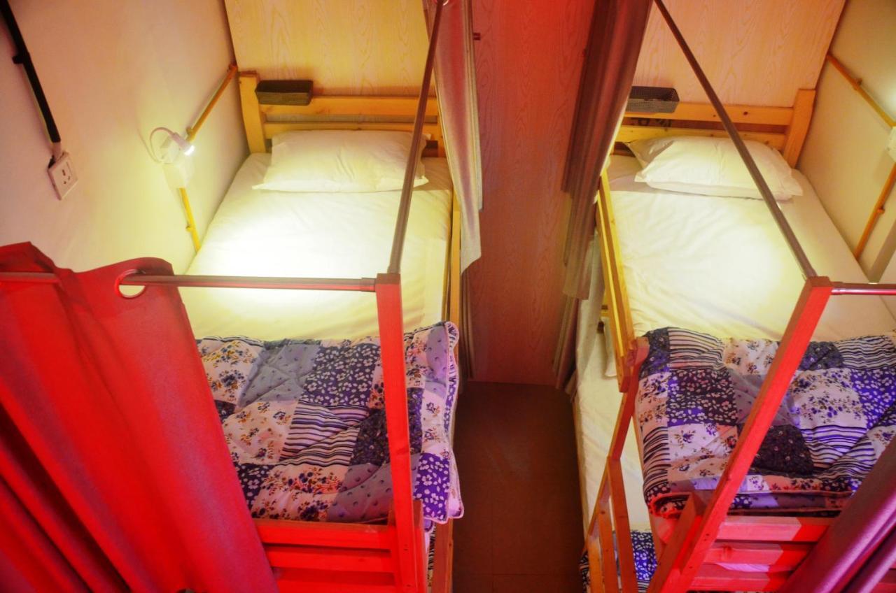 Salaam Namastey Backpackers Hostel Mumbai Exterior photo