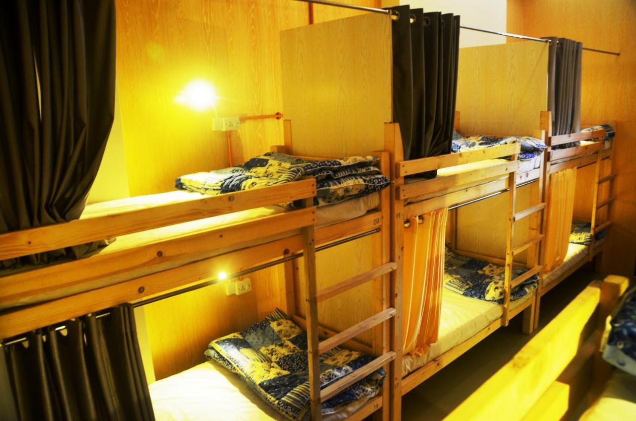Salaam Namastey Backpackers Hostel Mumbai Exterior photo