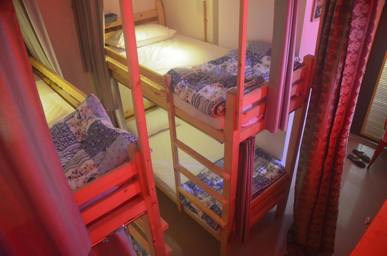 Salaam Namastey Backpackers Hostel Mumbai Exterior photo